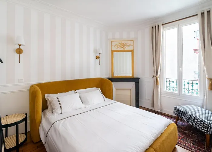 Charming Parisian Flat Near Eiffel Tower