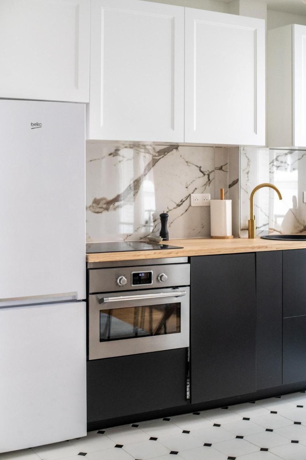 Apartment Charming Parisian Flat Near Eiffel Tower *