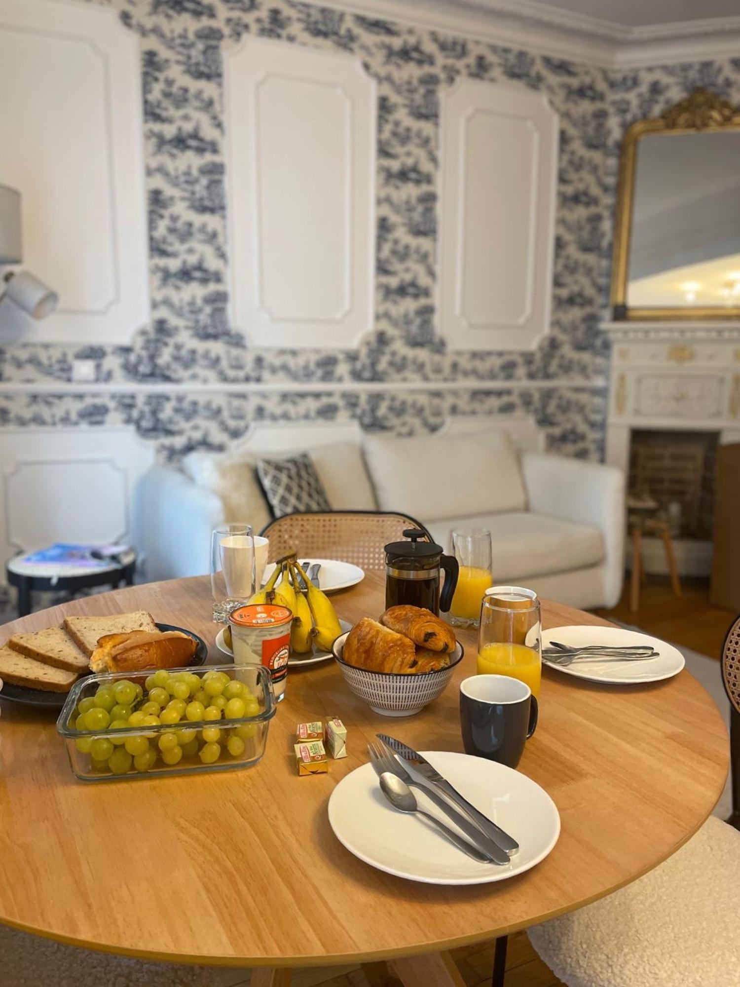 Apartment Charming Parisian Flat Near Eiffel Tower Paris